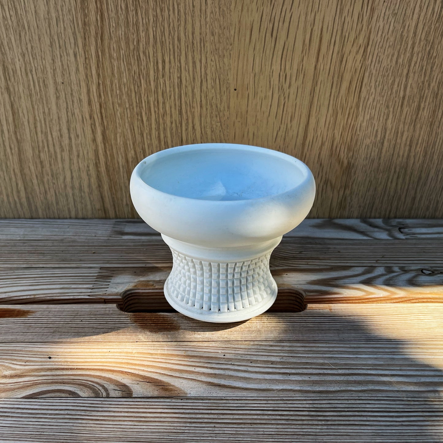 4"W x 3.5"H White Classic