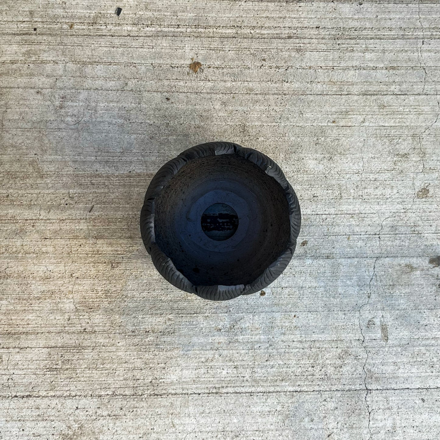 3.75"W x 3.75"H Leafy Noir